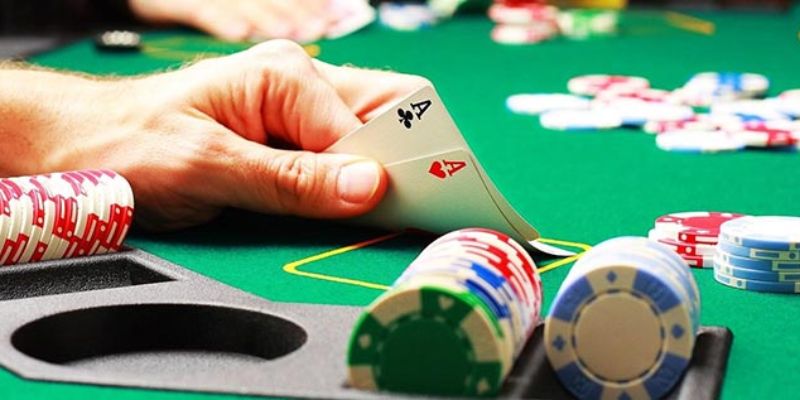 Đôi nét cơ bản về luật Poker quốc tế